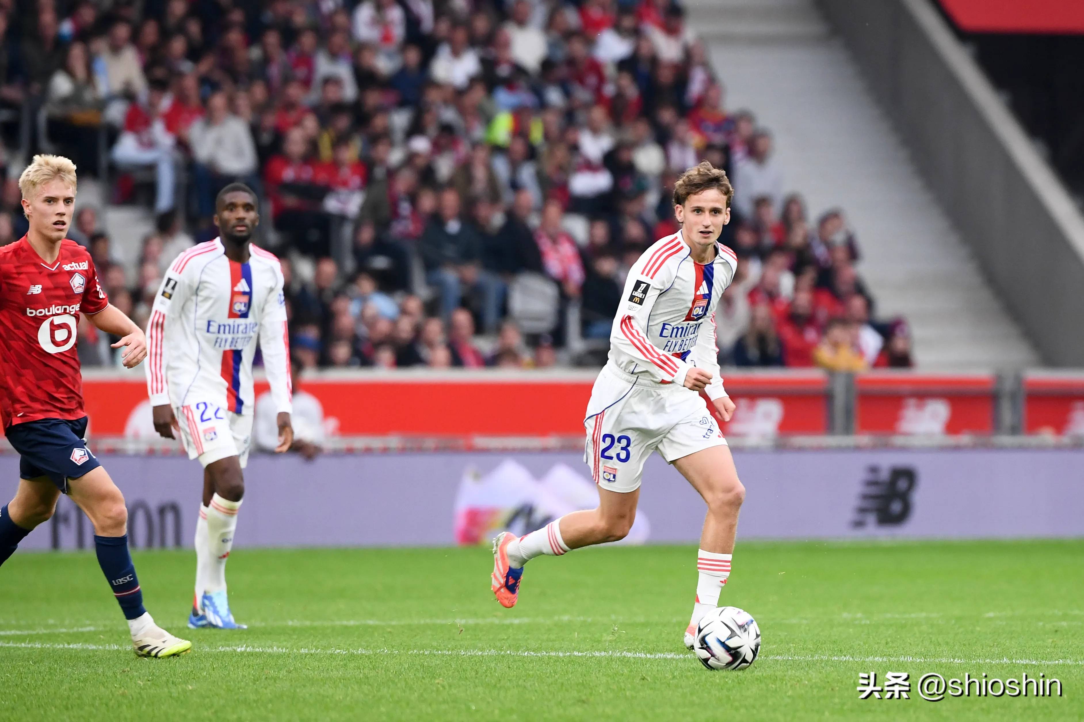 包含皇家社会今晨战术微调TheShy在法国队比赛中精彩发挥，波特兰开拓者围绕英超队长鼓劲瞬间刷屏的词条